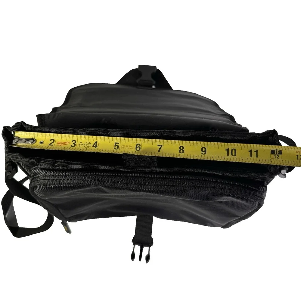 TARGUS Messenger Bag City Gear Mini for Most Tablets/ipads - Black/Gray W‎ Pouch